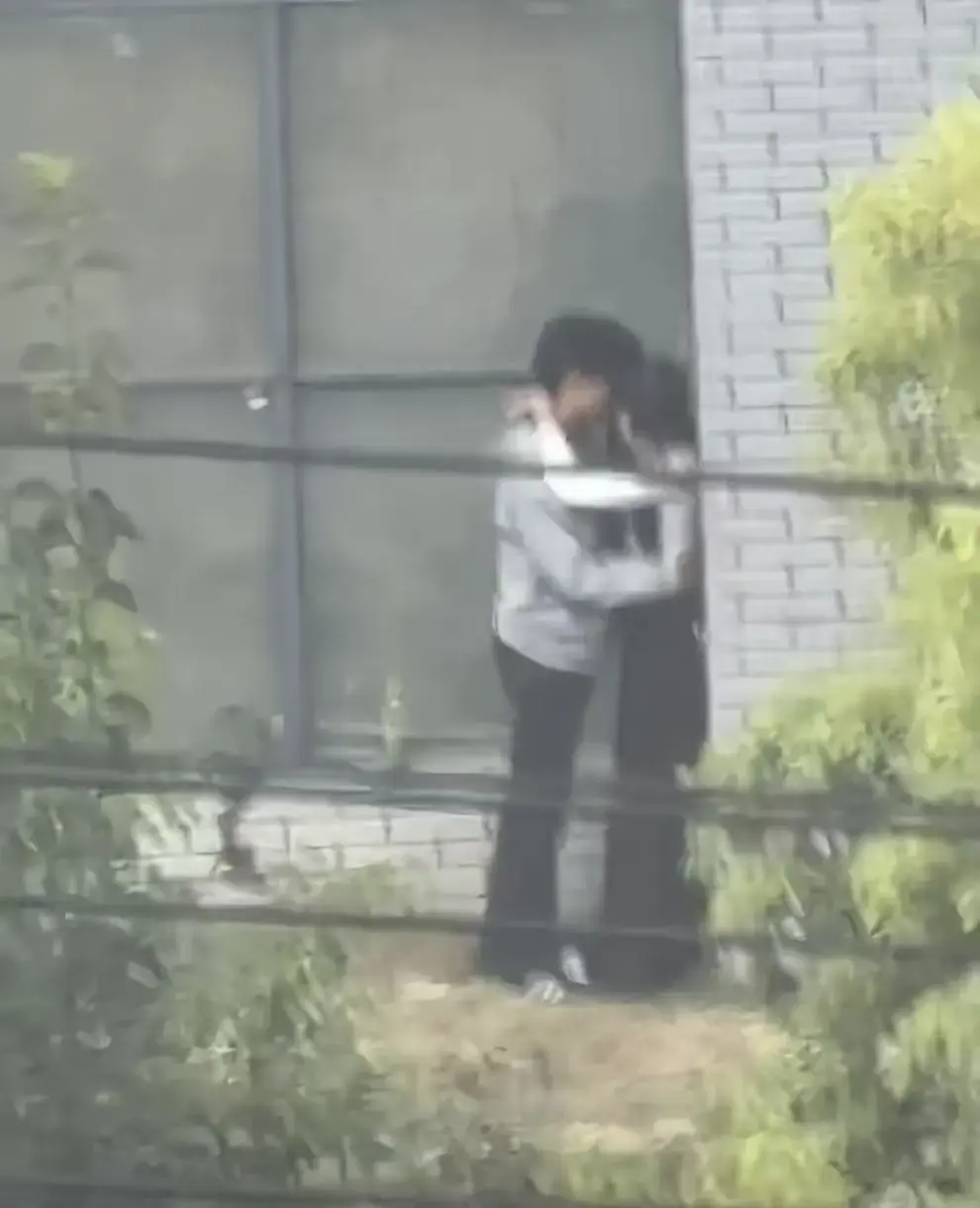 《蚌埠职教园情侣野外视频》资源下载-高清完整版免费看-蚌埠职教园情侣野外视频事件后续