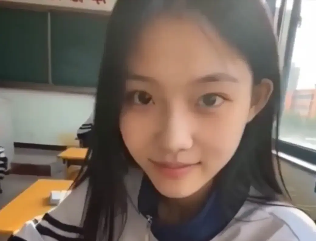 《我的十八岁女友》无删减版4K蓝光在线观看 - 高甜治愈追完又想谈恋爱 - 星空影院独家热播推荐